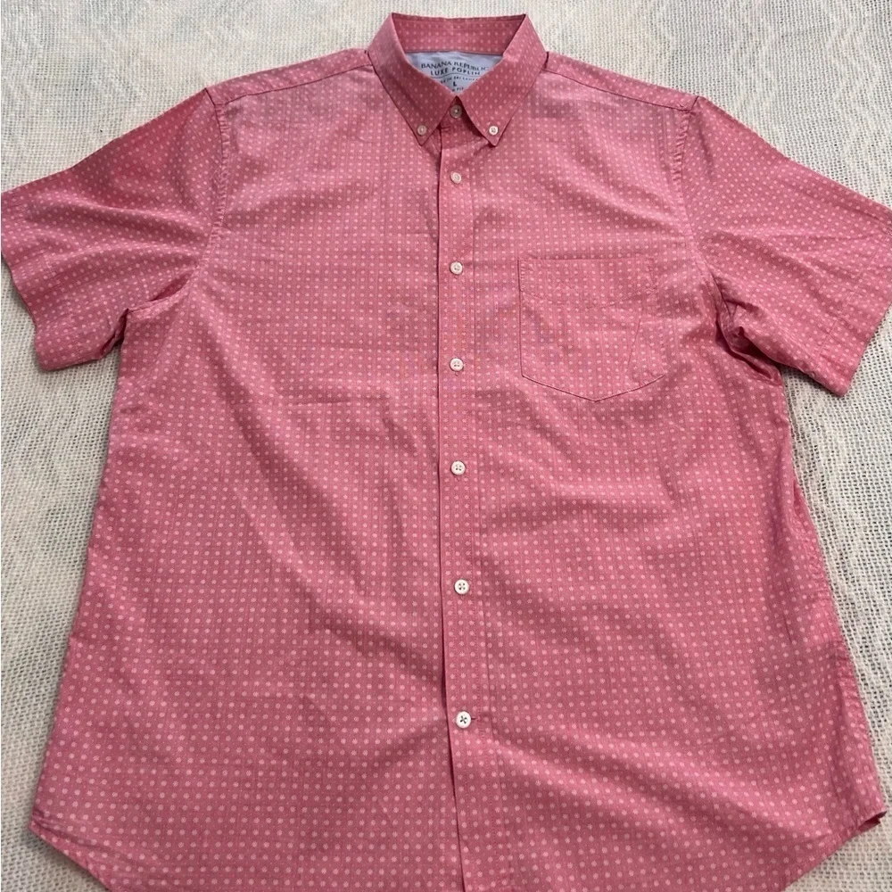 Banana Republic Preppy Pink Men’s Short Sleeve Button Down  Size L Slim Fit